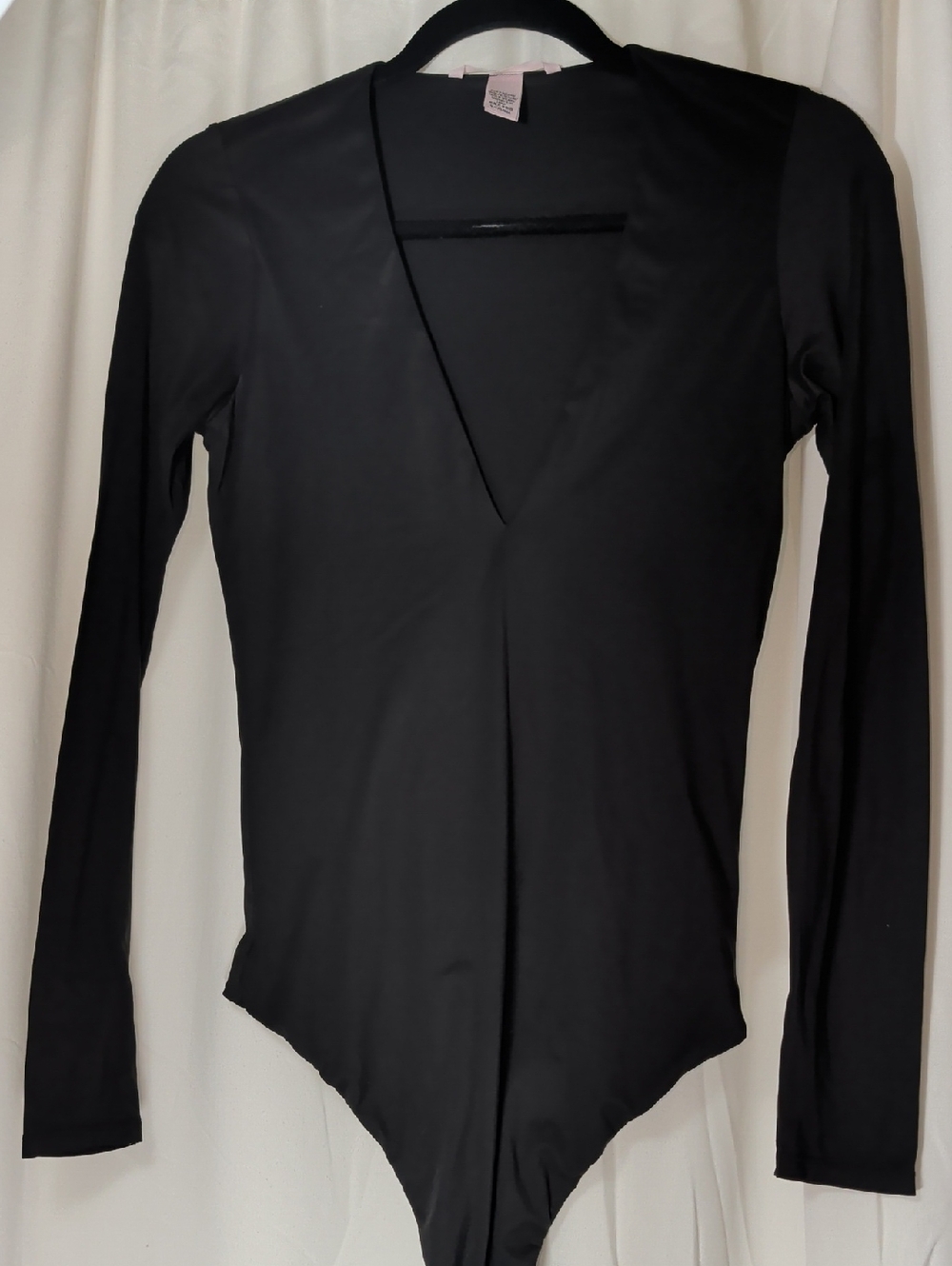 Women's Black Long-Sleeve V-Neck Bodysuit